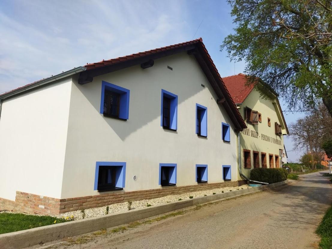 Vinny Sklep A Penzion U Vinohradu Velké Bílovice Kültér fotó